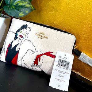 Limited edition Brand new Coach Disney coin wallet